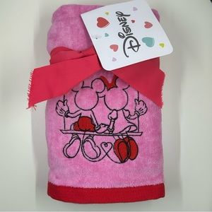Disney Mickey & Minnie Valentines Swing Hand Towel Set